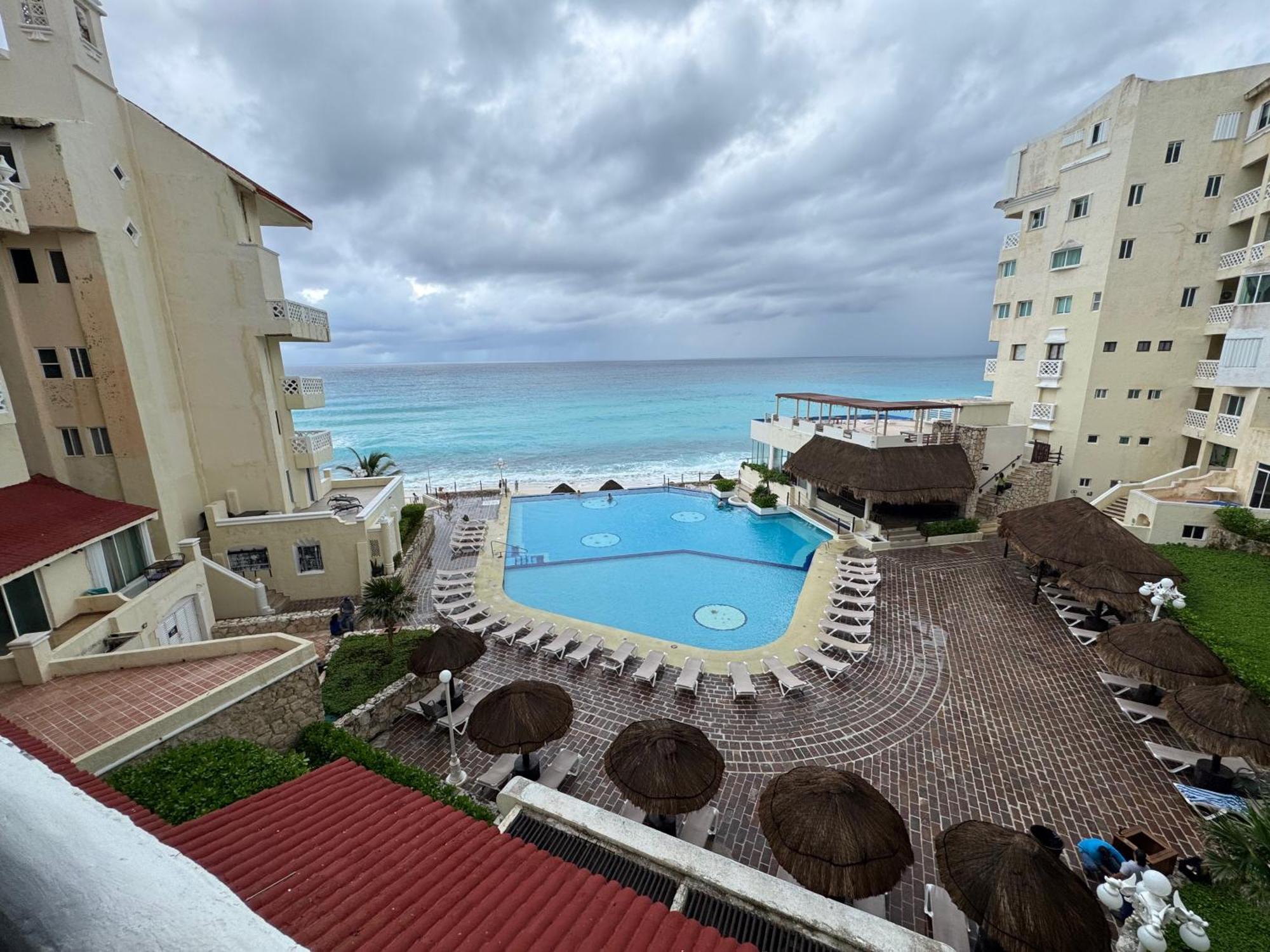 Cancun Plaza Sea View Екстериор снимка